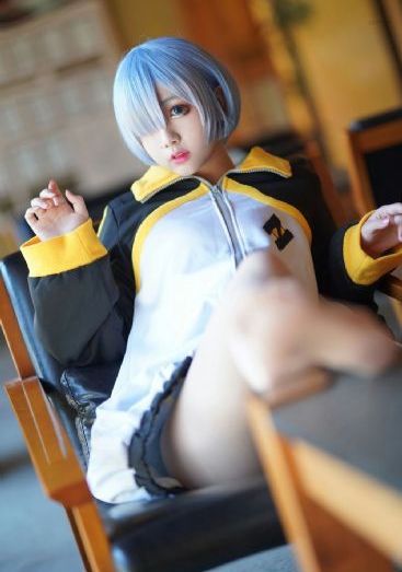 魔发精灵3 电影_4K在线播放观看